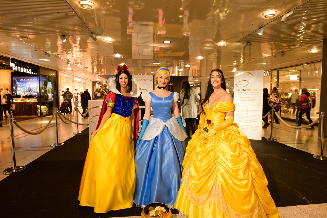 Groß (image00002) Walking Acts Firmenfeier Berlin